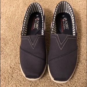 Comfortable Navy Bobs